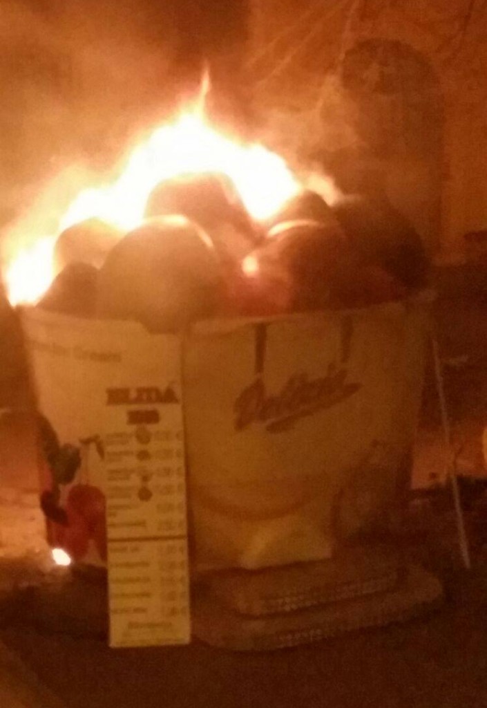 aufkleber am hinteren schutzblech des fahrrades